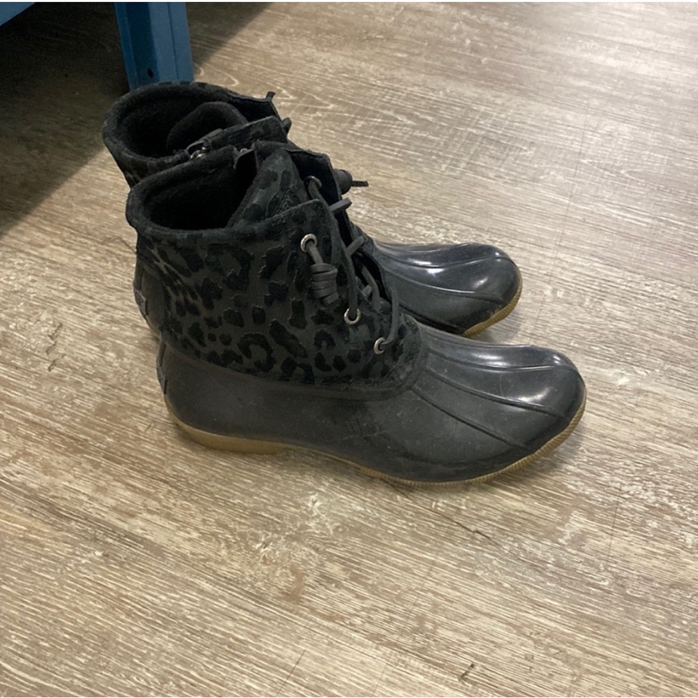Leopard sperry boots